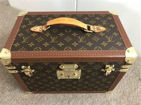 louis vuitton large cosmetic case|louis vuitton hard makeup case.